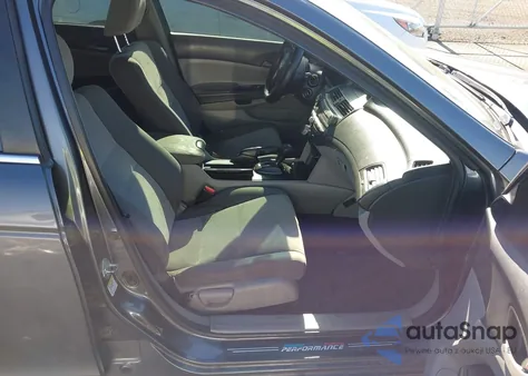 2010 Honda Accord 2.4 Lx z USA, uszkodzony, nr VIN 1HGCP2F38AA184879